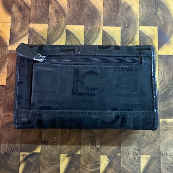 Liz Claiborne wallet - Picture 4 of 4